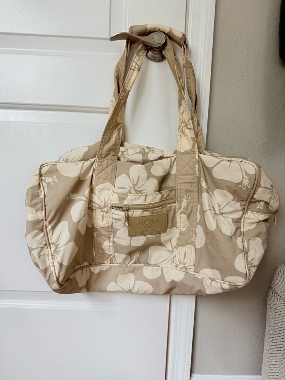 ALOHA Collection keep it light weekender